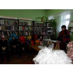 17 января в Акатовской библиотеке прошли фольклорные посиделки "Под Рождественской звездой".Ребята
