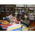 6 января в Потаповской библиотеке проведен час православных традиций "Рождество время счастья и